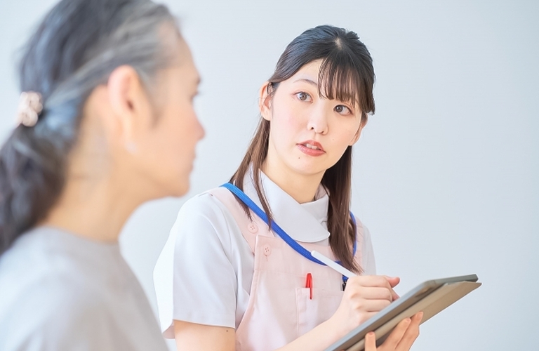 モニタリングを通じて　看護ケアは訪問看護ステーション　ベルにお任せください